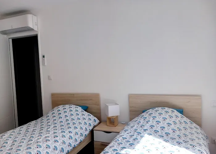 T3 Meuble 6 Couchages 아파트 모네인